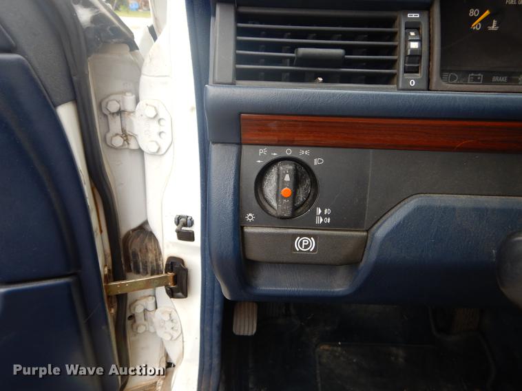 image for item FH9428 1992 Mercedes Benz 300TE