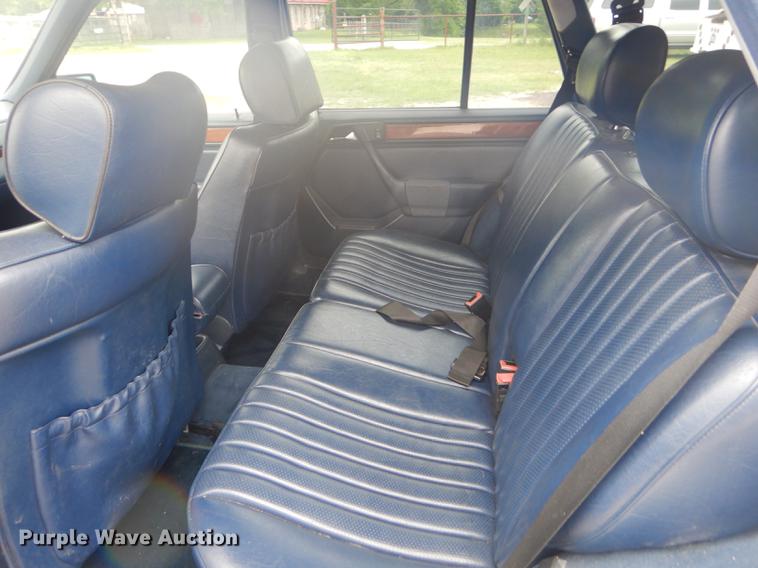 image for item FH9428 1992 Mercedes Benz 300TE