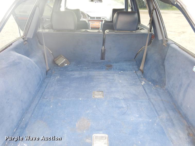 image for item FH9428 1992 Mercedes Benz 300TE