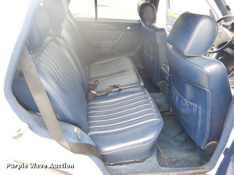 image for item FH9428 1992 Mercedes Benz 300TE