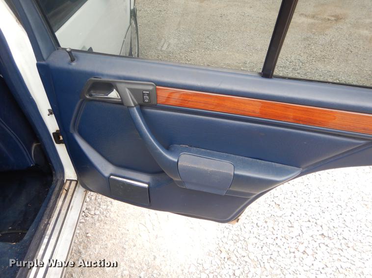 image for item FH9428 1992 Mercedes Benz 300TE