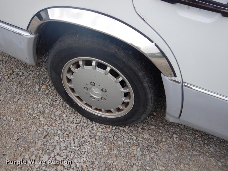 image for item FH9428 1992 Mercedes Benz 300TE