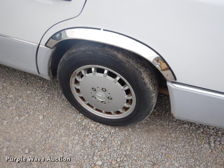 image for item FH9428 1992 Mercedes Benz 300TE