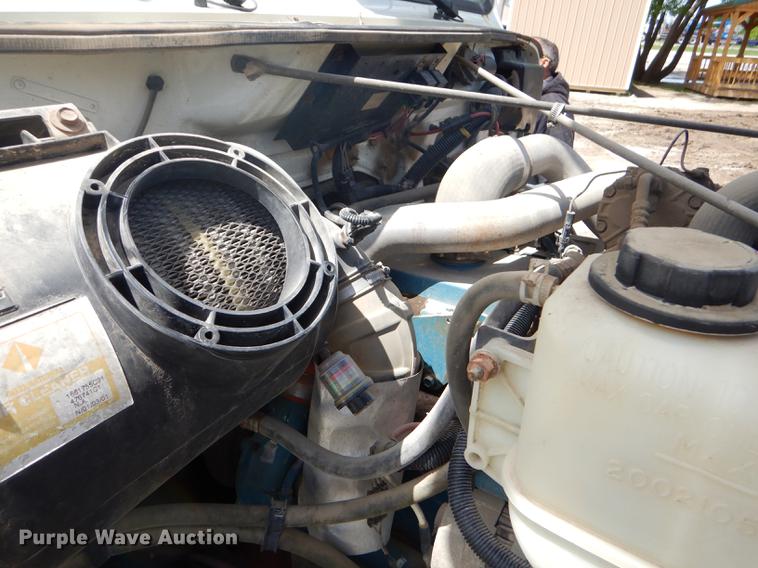 image for item FH9433 2001 International 4700 digger derrick truck