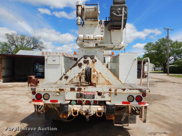 image for item FH9433 2001 International 4700 digger derrick truck