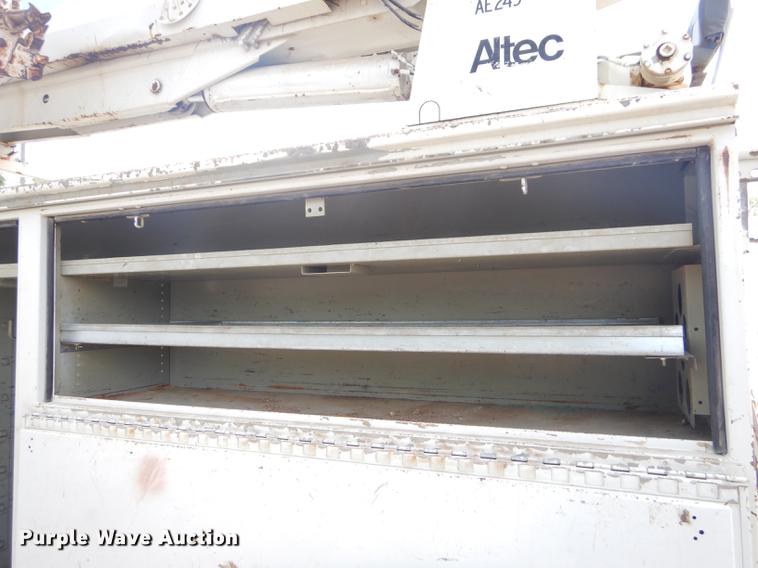 image for item FH9433 2001 International 4700 digger derrick truck