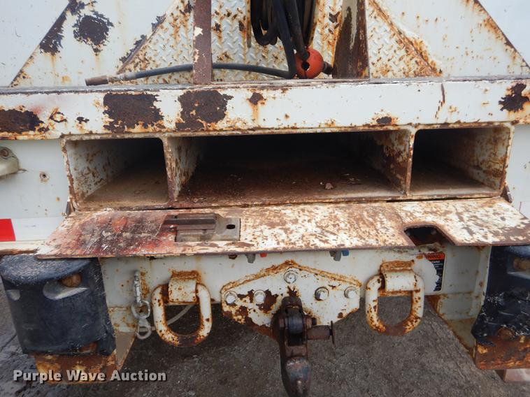 image for item FH9433 2001 International 4700 digger derrick truck