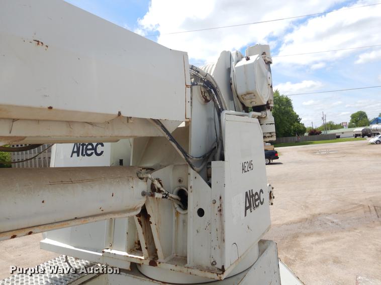 image for item FH9433 2001 International 4700 digger derrick truck