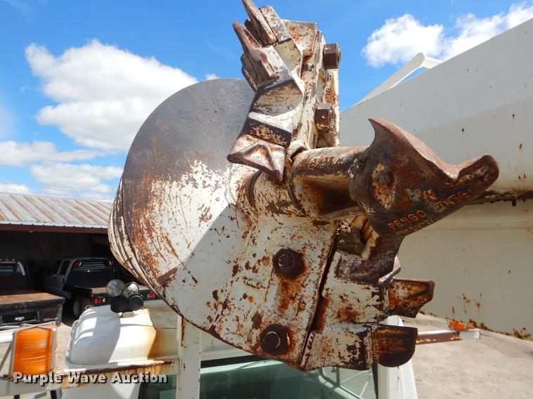 image for item FH9433 2001 International 4700 digger derrick truck