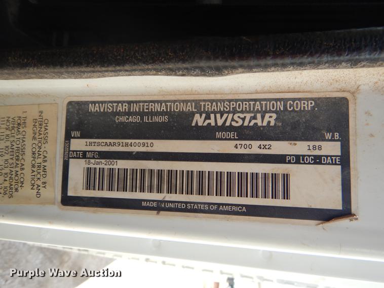 image for item FH9433 2001 International 4700 digger derrick truck