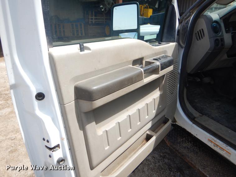 image for item FH9435 2008 Ford F450 Super Duty XL Crew Cab flatbed truck