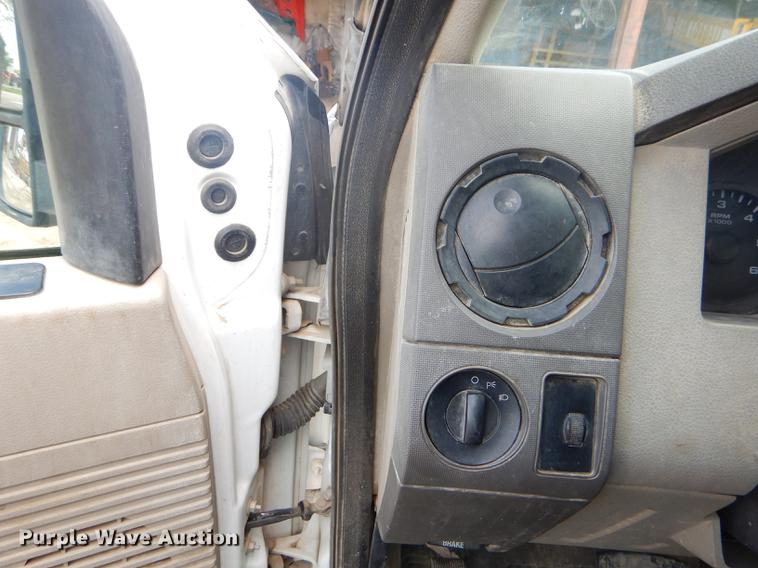 image for item FH9435 2008 Ford F450 Super Duty XL Crew Cab flatbed truck