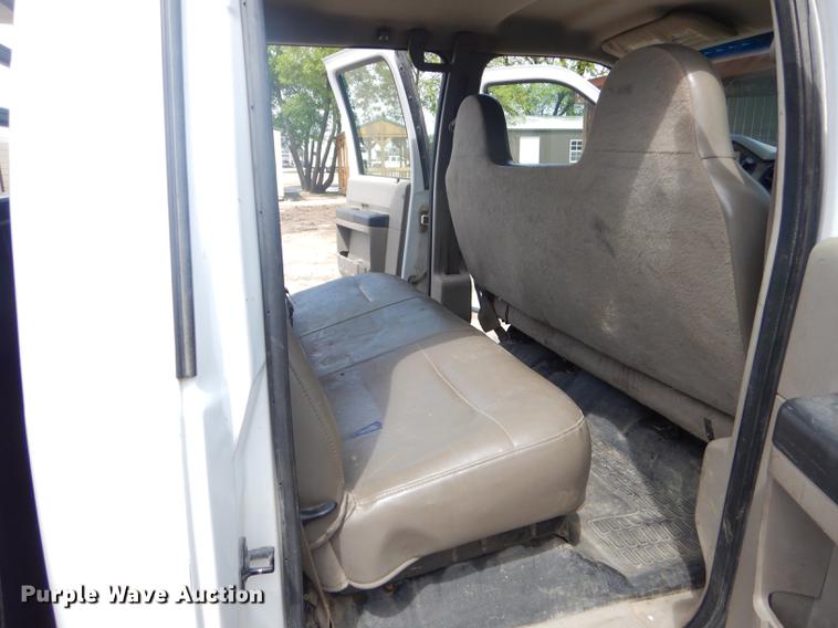 image for item FH9435 2008 Ford F450 Super Duty XL Crew Cab flatbed truck