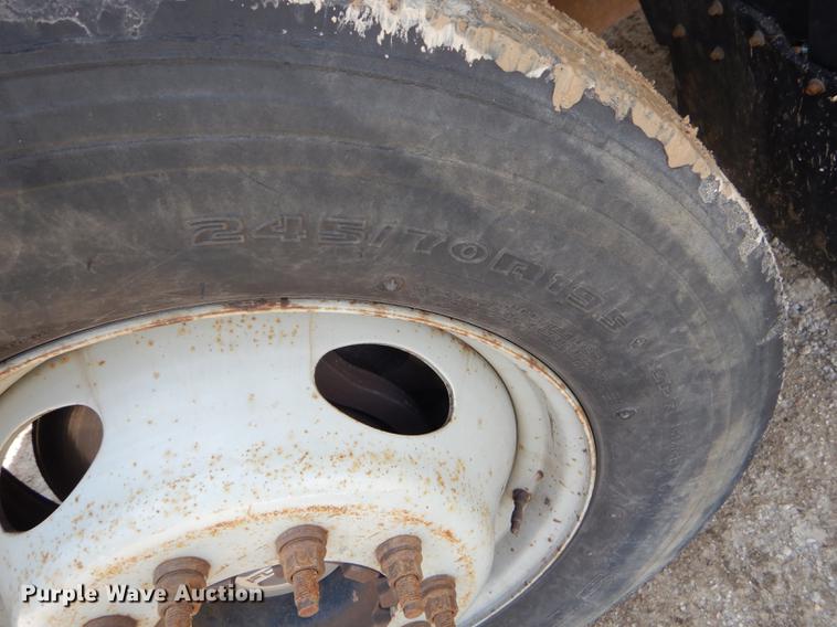 image for item FH9435 2008 Ford F450 Super Duty XL Crew Cab flatbed truck