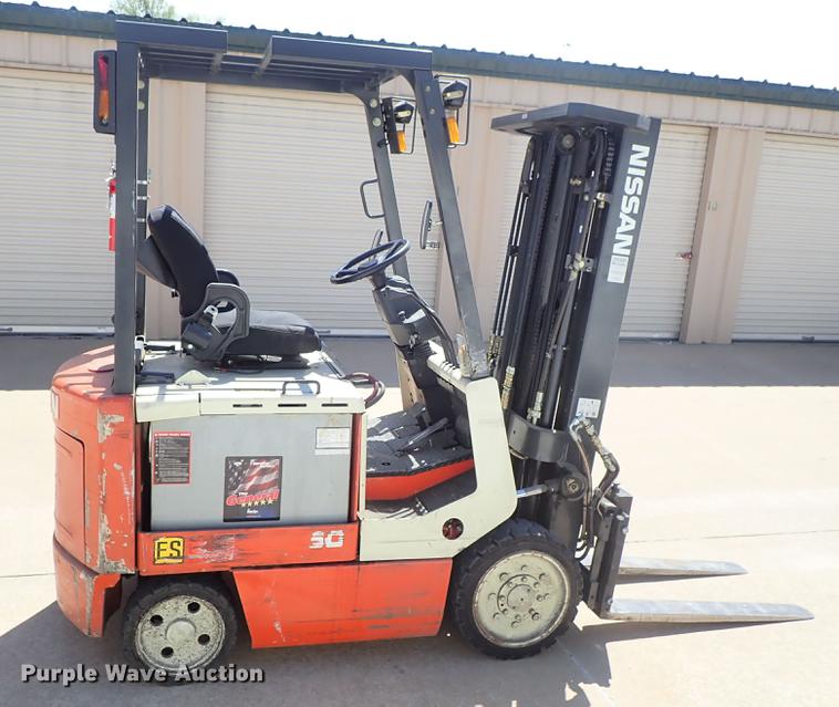 image for item FH9769 Nissan CWD02125S forklift
