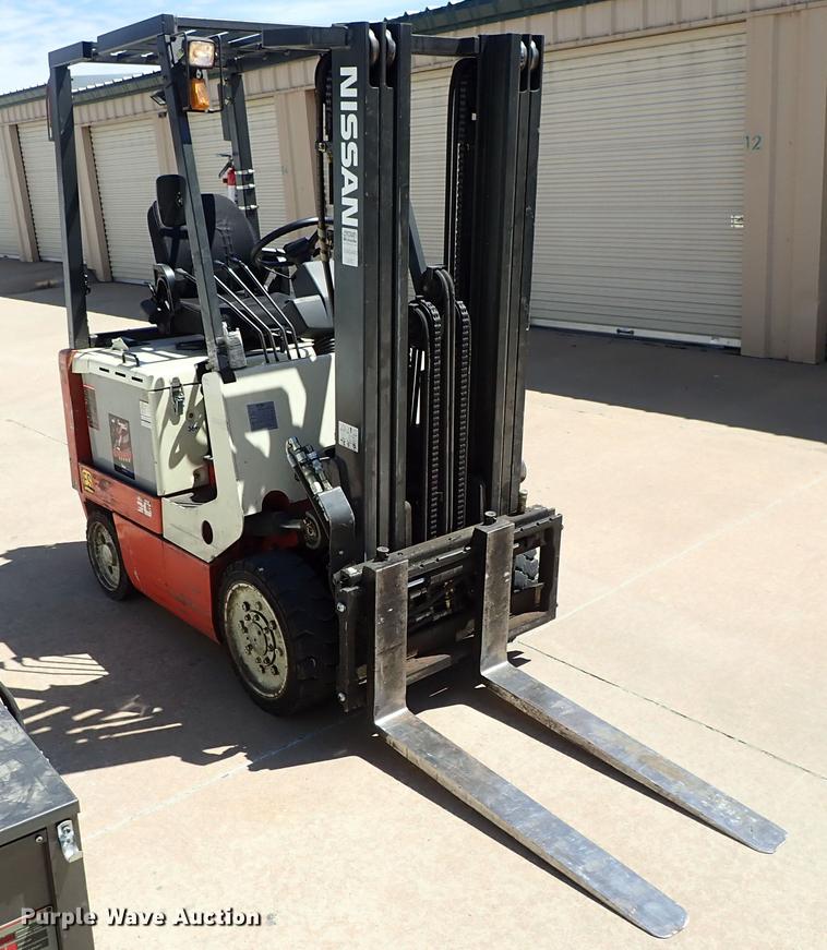 image for item FH9769 Nissan CWD02125S forklift