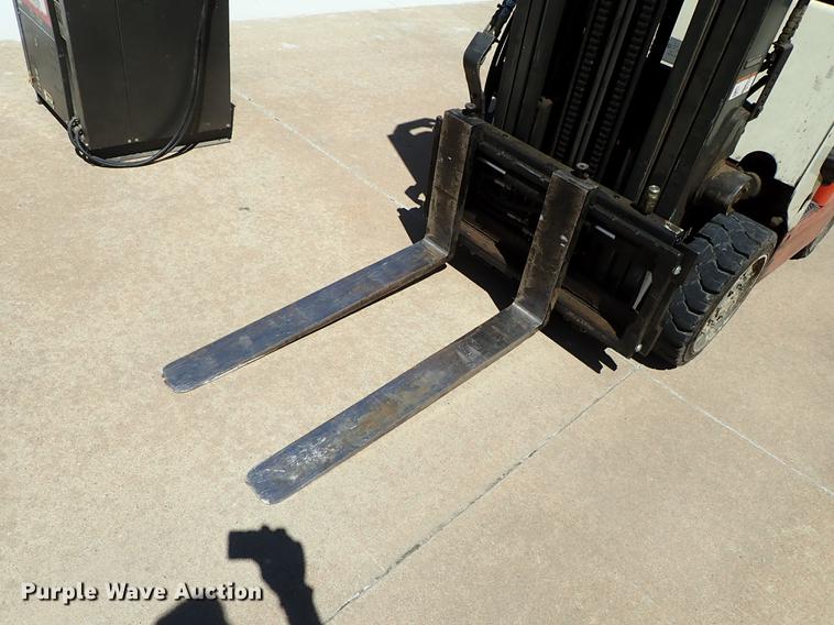 image for item FH9769 Nissan CWD02125S forklift