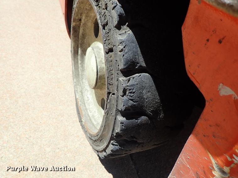 image for item FH9769 Nissan CWD02125S forklift