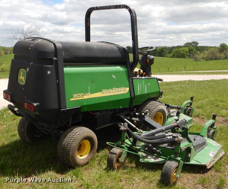 image for item FK9241 2003 John Deere 1600 lawn mower