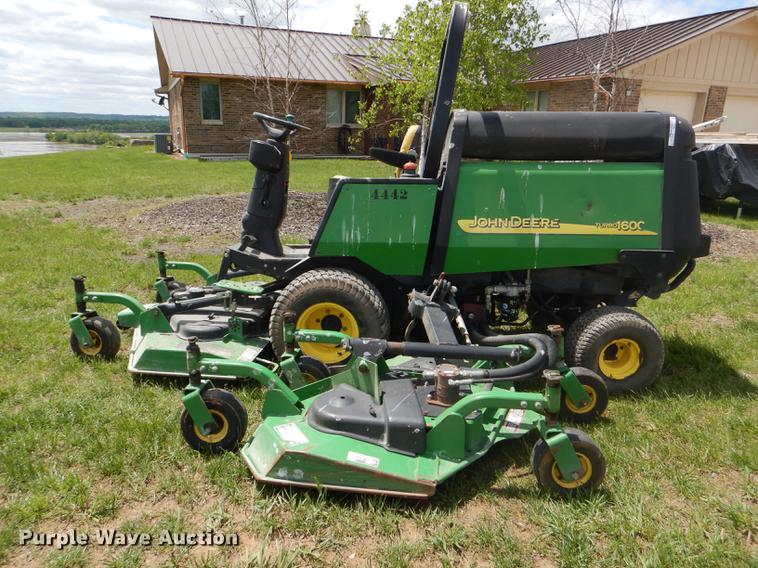 image for item FK9241 2003 John Deere 1600 lawn mower