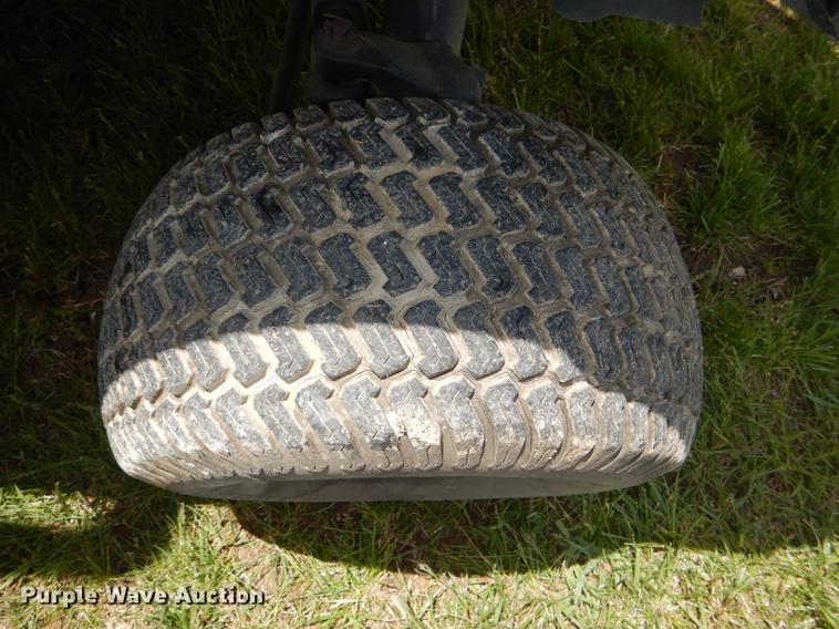 image for item FK9241 2003 John Deere 1600 lawn mower