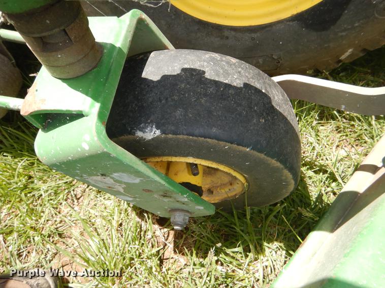 image for item FK9241 2003 John Deere 1600 lawn mower