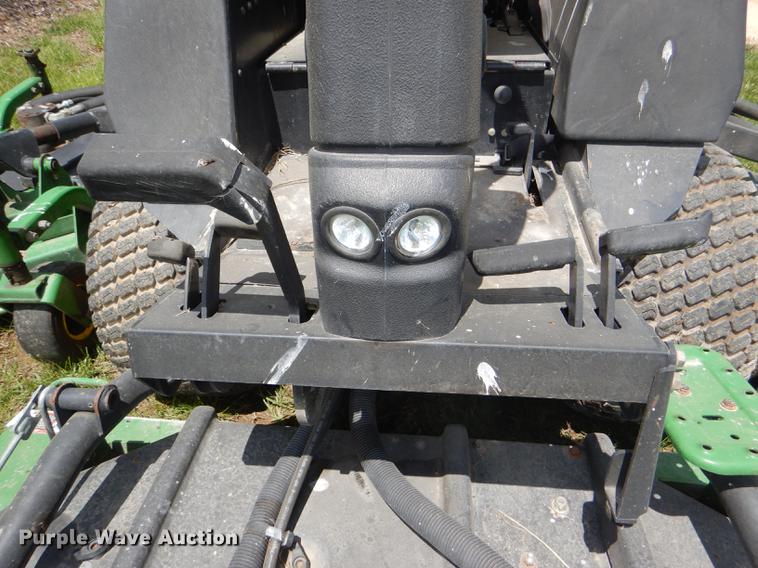 image for item FK9241 2003 John Deere 1600 lawn mower