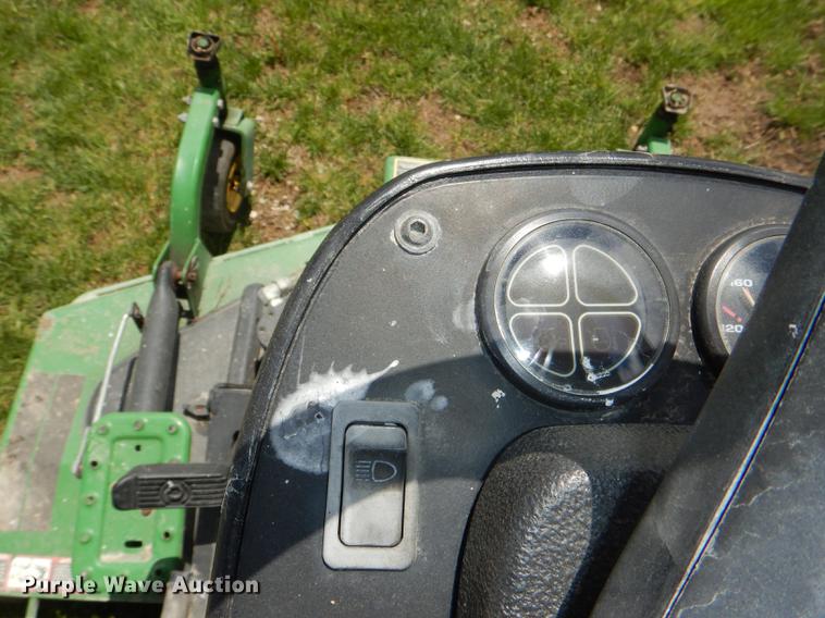 image for item FK9241 2003 John Deere 1600 lawn mower