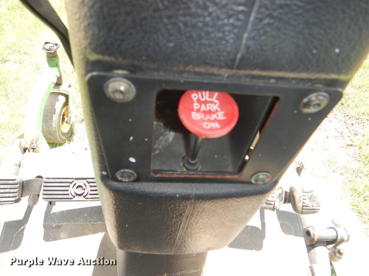 image for item FK9241 2003 John Deere 1600 lawn mower