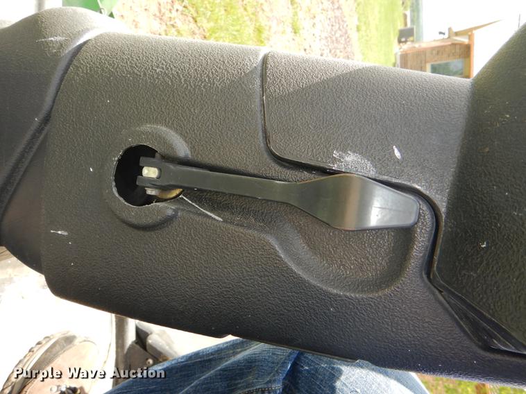 image for item FK9241 2003 John Deere 1600 lawn mower