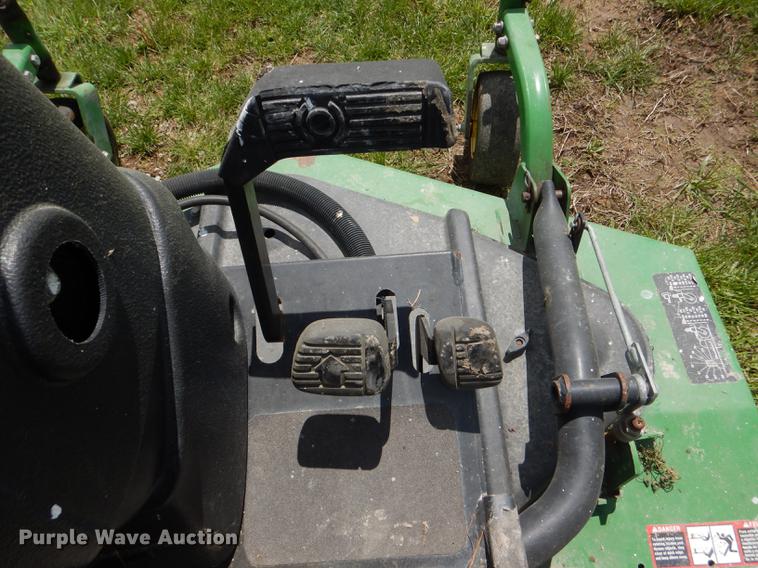 image for item FK9241 2003 John Deere 1600 lawn mower