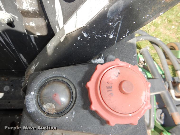 image for item FK9241 2003 John Deere 1600 lawn mower