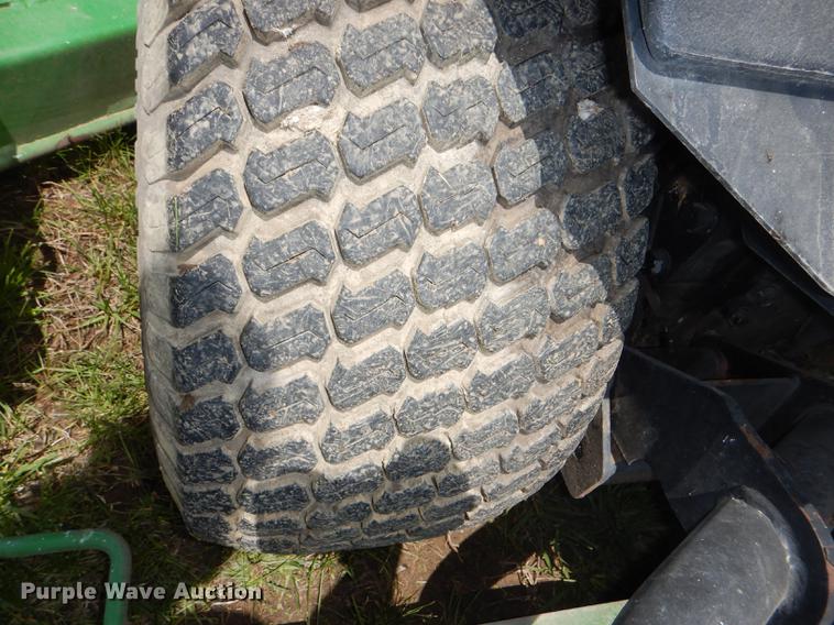 image for item FK9241 2003 John Deere 1600 lawn mower