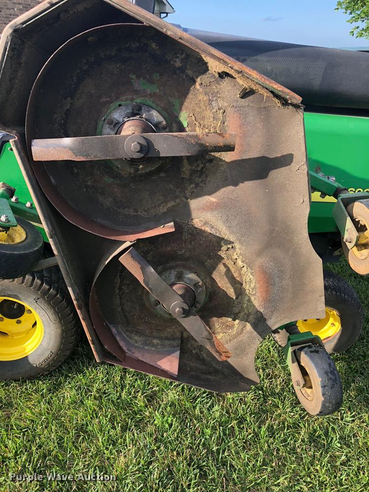 image for item FK9241 2003 John Deere 1600 lawn mower