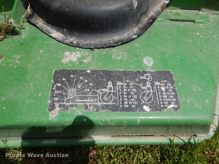 image for item FK9241 2003 John Deere 1600 lawn mower