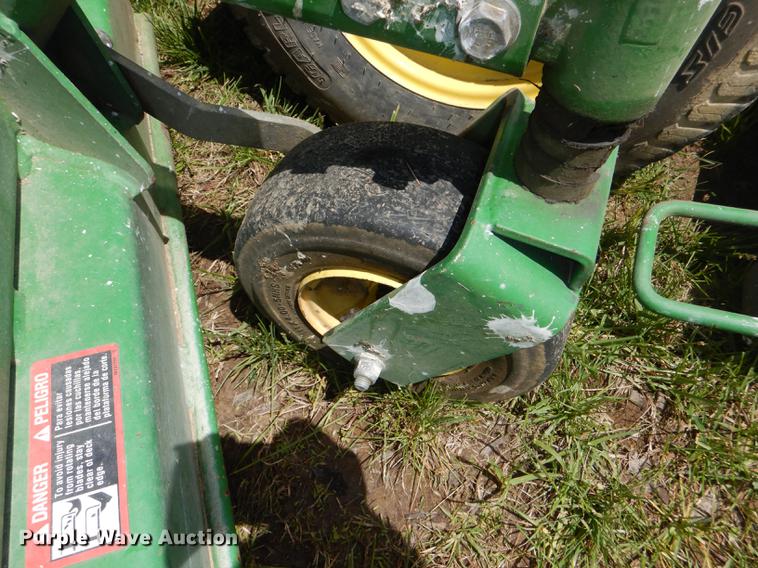 image for item FK9241 2003 John Deere 1600 lawn mower