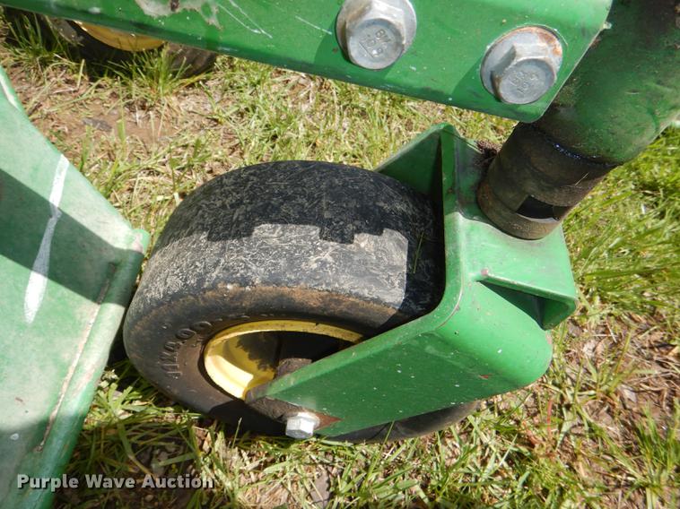 image for item FK9241 2003 John Deere 1600 lawn mower