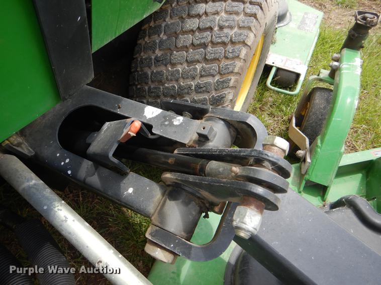 image for item FK9241 2003 John Deere 1600 lawn mower