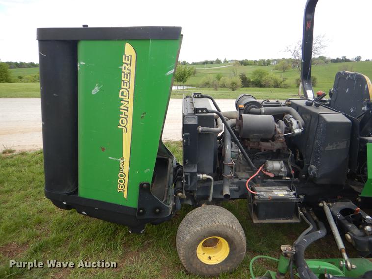 image for item FK9241 2003 John Deere 1600 lawn mower