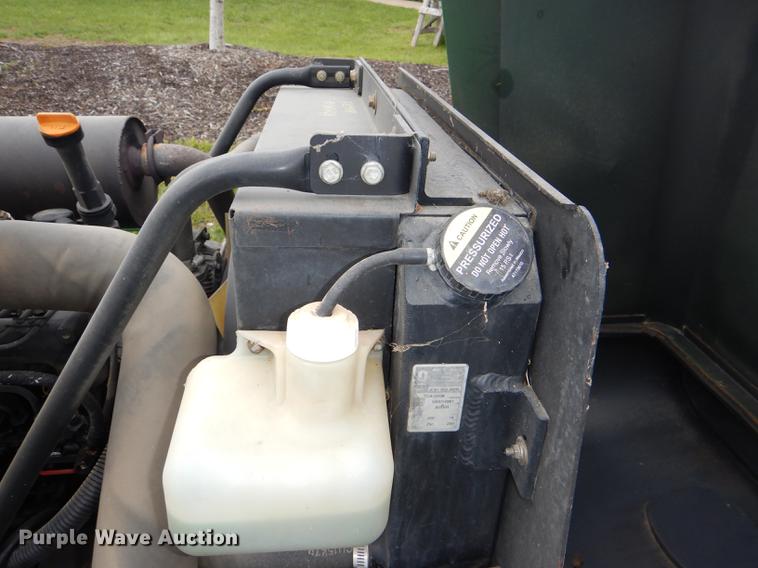 image for item FK9241 2003 John Deere 1600 lawn mower