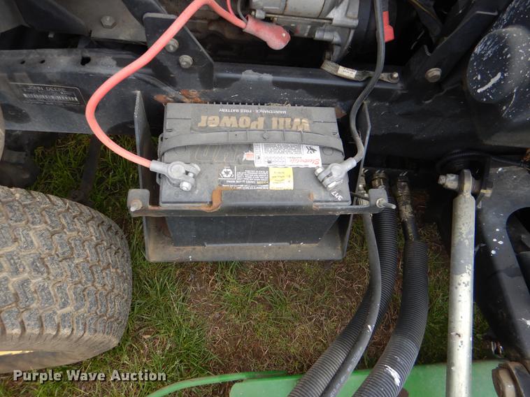 image for item FK9241 2003 John Deere 1600 lawn mower