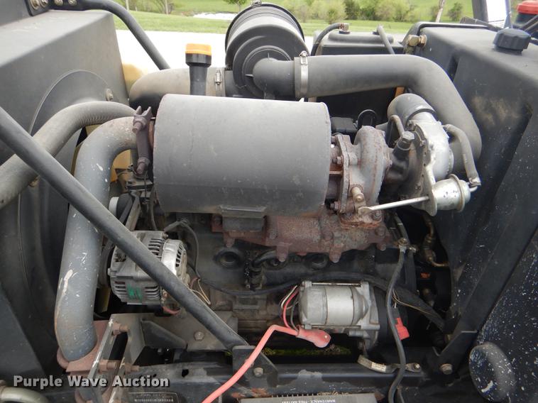 image for item FK9241 2003 John Deere 1600 lawn mower