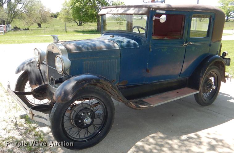 image for item FK9243 1928 Ford A Leatherback four door sedan