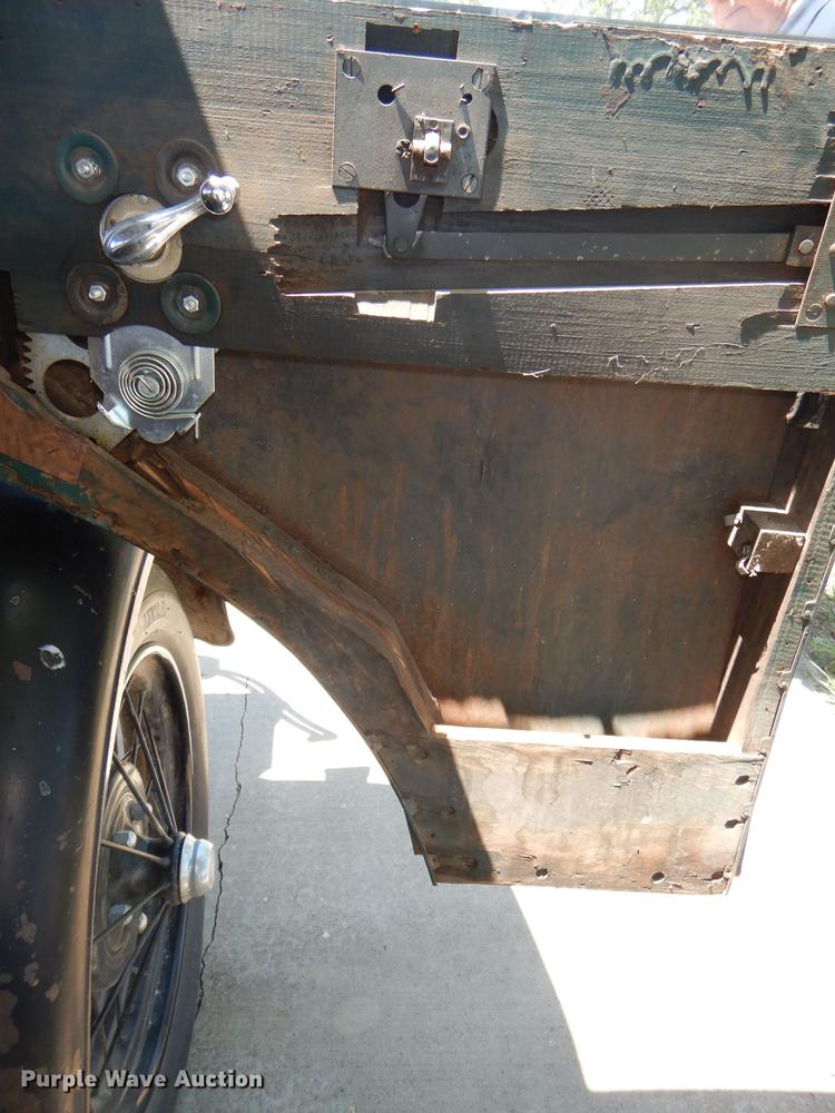 image for item FK9243 1928 Ford A Leatherback four door sedan