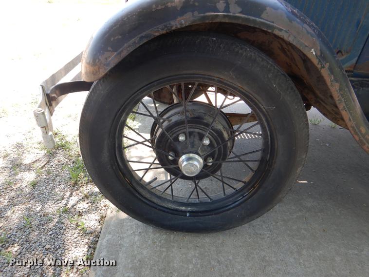 image for item FK9243 1928 Ford A Leatherback four door sedan