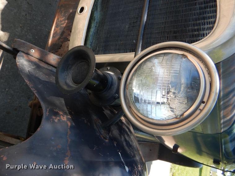 image for item FK9243 1928 Ford A Leatherback four door sedan