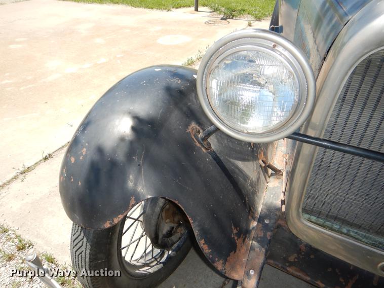 image for item FK9243 1928 Ford A Leatherback four door sedan