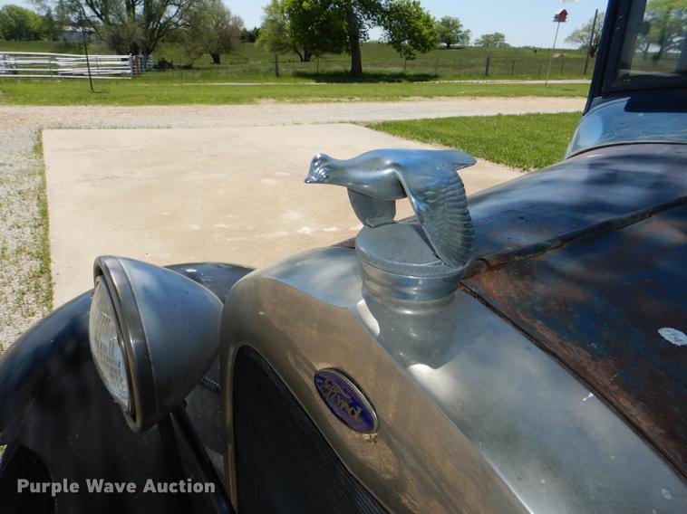 image for item FK9243 1928 Ford A Leatherback four door sedan