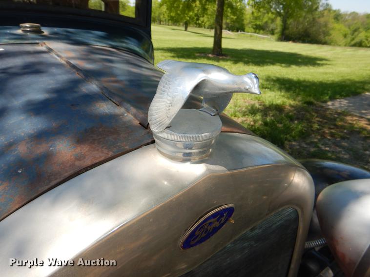 image for item FK9243 1928 Ford A Leatherback four door sedan