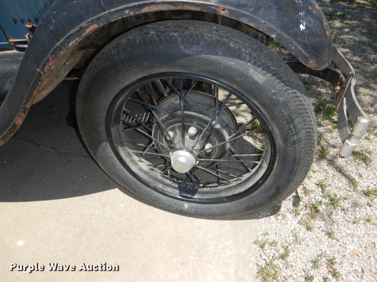 image for item FK9243 1928 Ford A Leatherback four door sedan